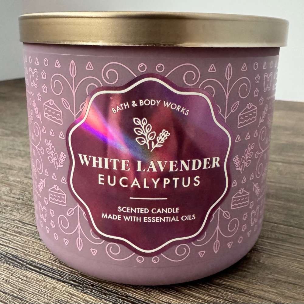 Bath & Body Works White Lavender Eucalyptus 3-Wick 14.5 oz Candle
